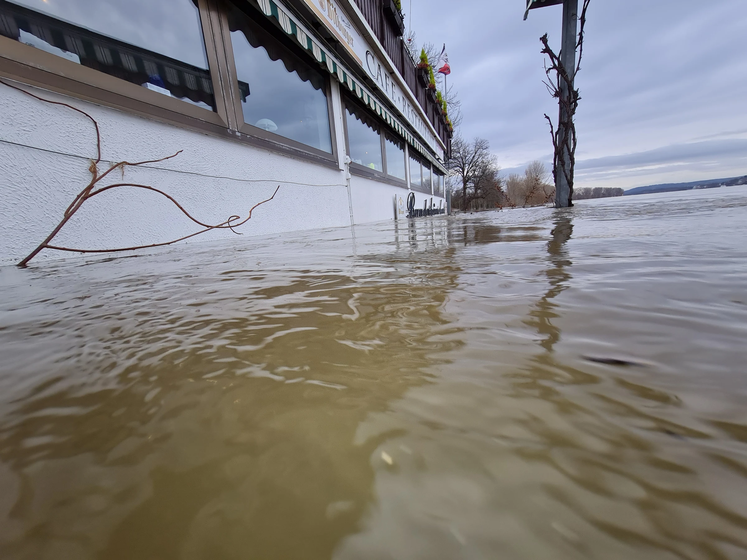 Hochwasser im Bundeshäuschen – Aufnahme aus unserem Archiv