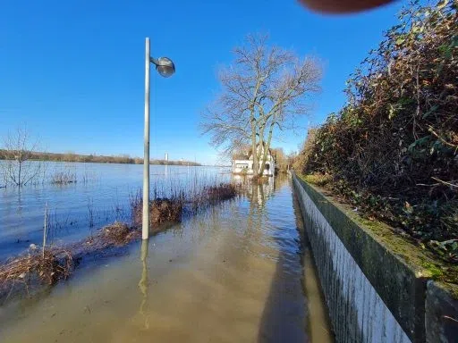 Hochwasser im Bundeshäuschen – Aufnahme aus unserem Archiv