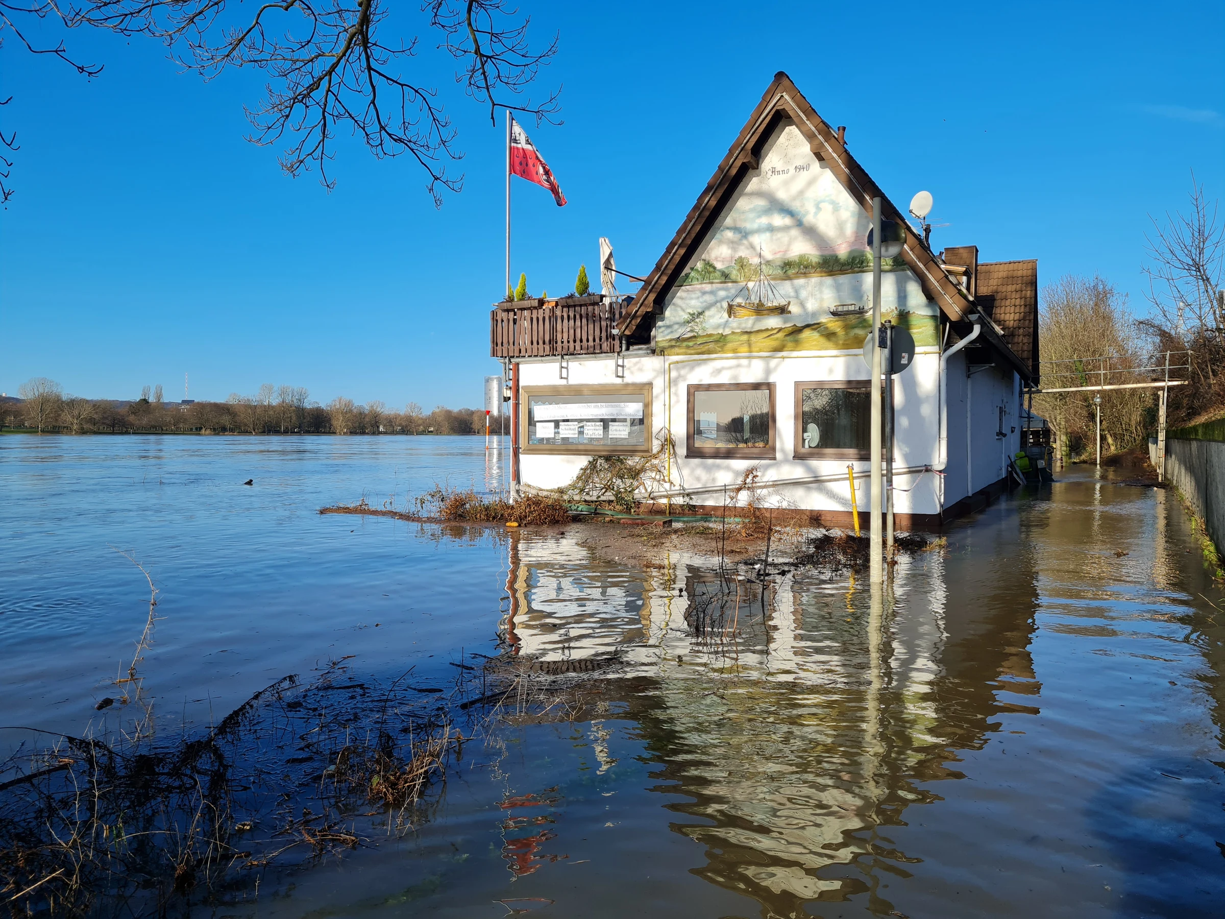 Hochwasser im Bundeshäuschen – Aufnahme aus unserem Archiv