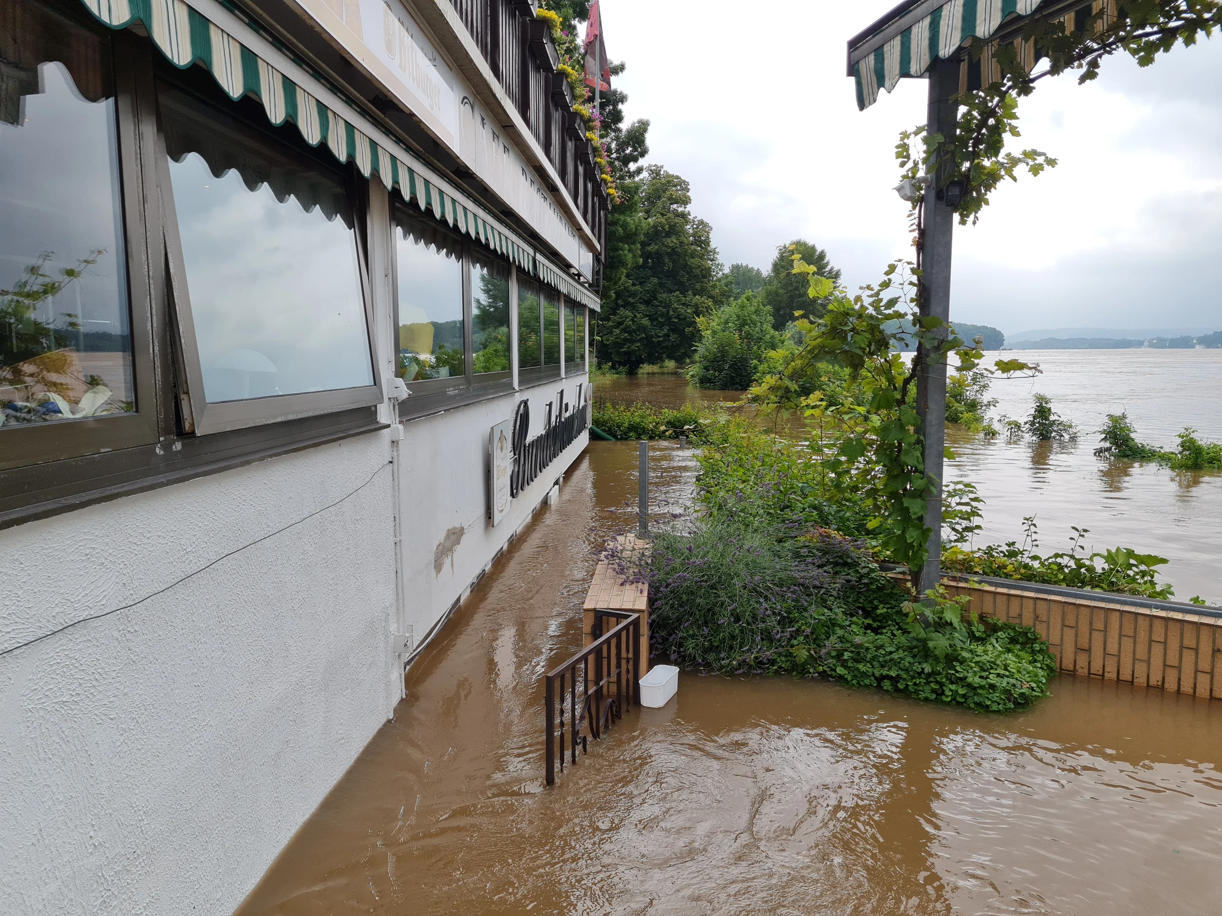 Hochwasser im Bundeshäuschen – Aufnahme aus unserem Archiv