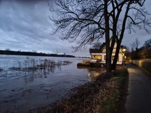 Hochwasser im Bundeshäuschen – Aufnahme aus unserem Archiv