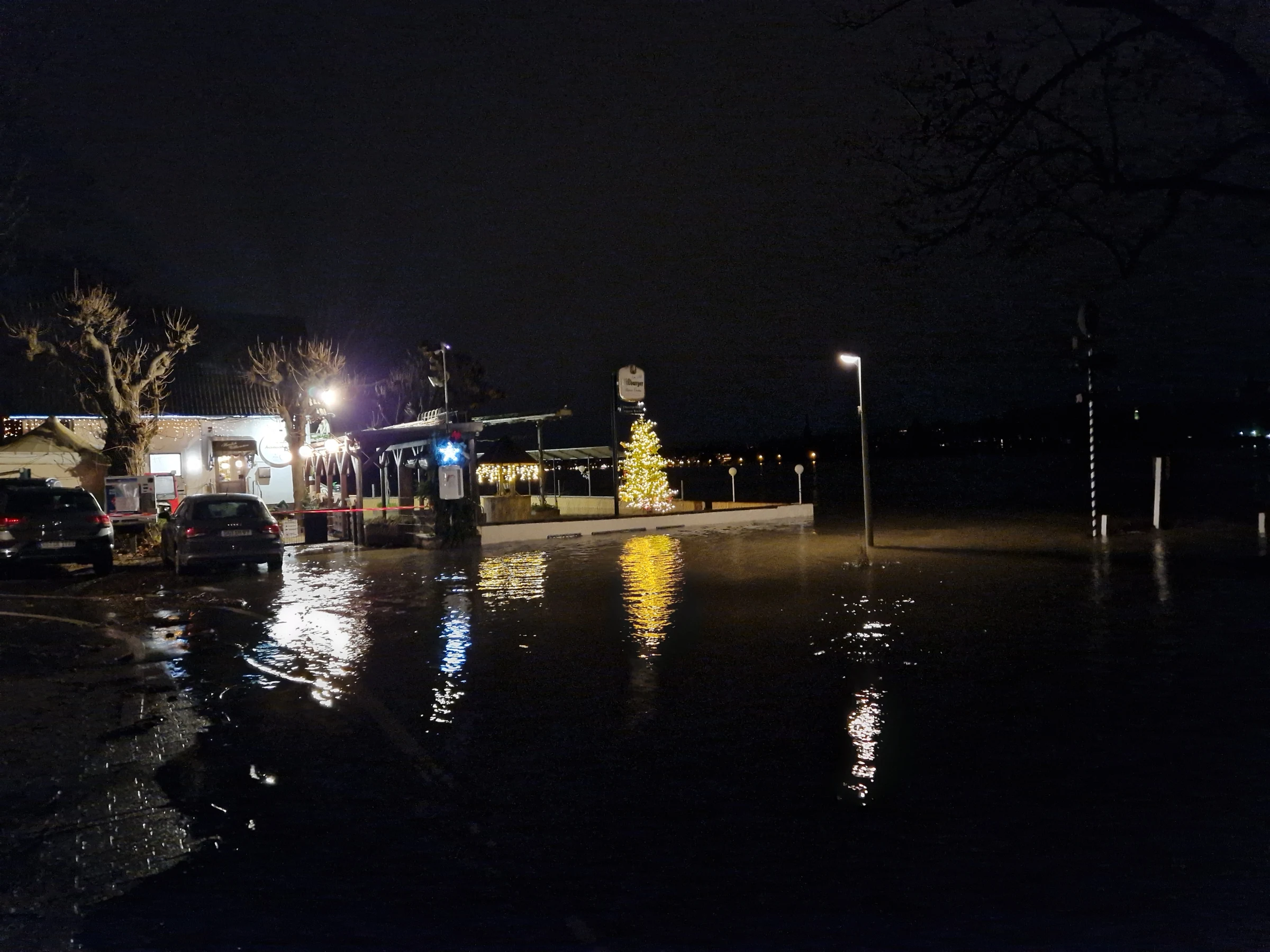 Hochwasser im Bundeshäuschen – Aufnahme aus unserem Archiv