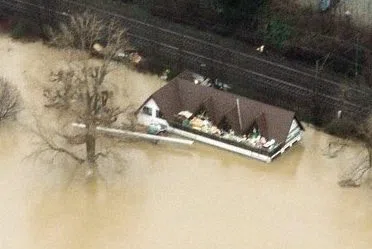 Hochwasser im Bundeshäuschen – Aufnahme aus unserem Archiv