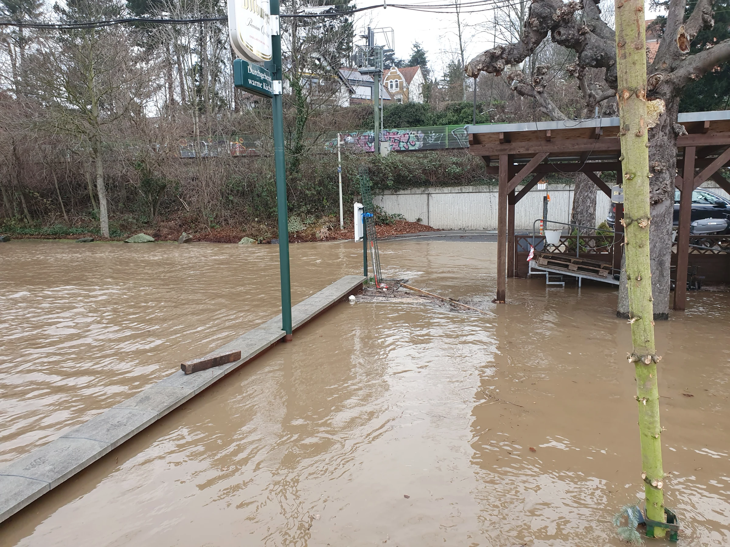 Hochwasser im Bundeshäuschen – weitere Aufnahme aus unserem Archiv