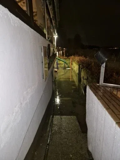 Hochwasser im Bundeshäuschen – Aufnahme aus unserem Archiv