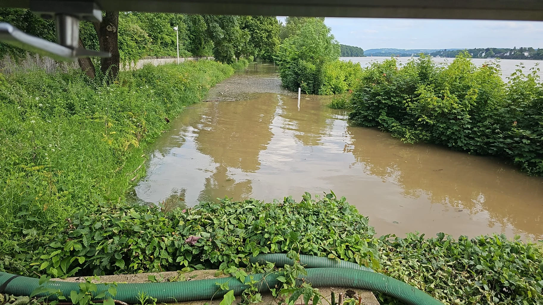 Hochwasser im Bundeshäuschen – weitere Aufnahme aus unserem Archiv