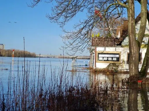 Hochwasser im Bundeshäuschen – Aufnahme aus unserem Archiv