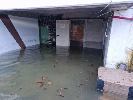 Hochwasser im Bundeshäuschen – Aufnahme aus unserem Archiv